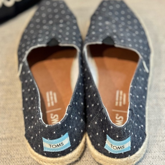 Toms Denim and White polka Dot Espadrilles US Women’s 7 - Picture 3 of 9